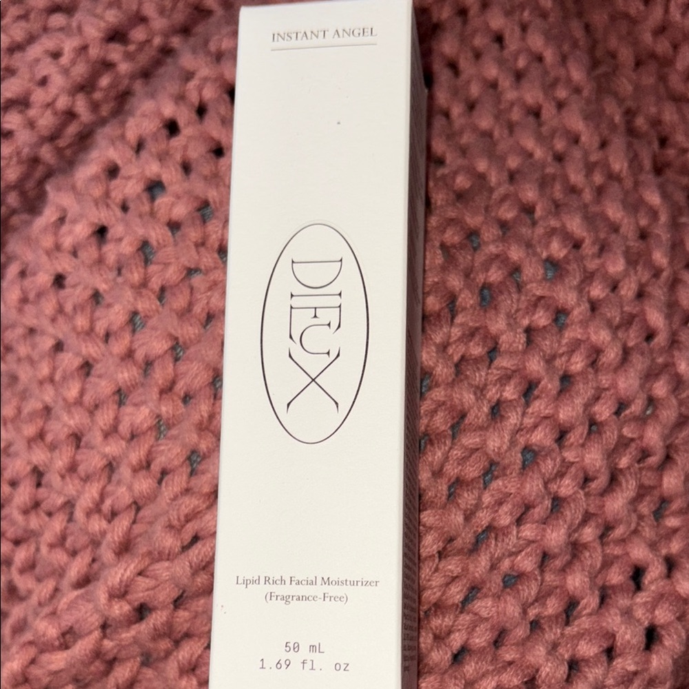 DEUX Instant Angel Facial Moisturizer